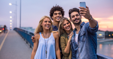 Cómo la pulsera de teleasistencia permite acceder a soluciones M2M/iot para la salud y seguridad